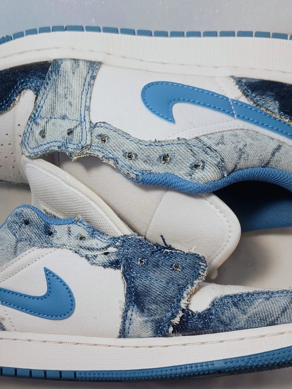 Nike Kids Low-Top Sneakers in White and Light Blue Denim